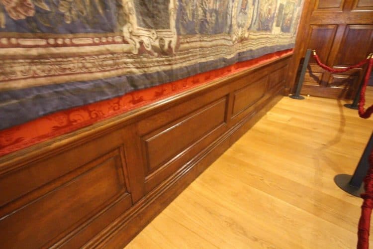 Kensington palace wood panel restoration - restored lower panel